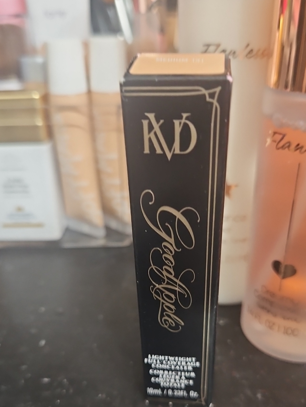 KVD CONCEALER MED 131